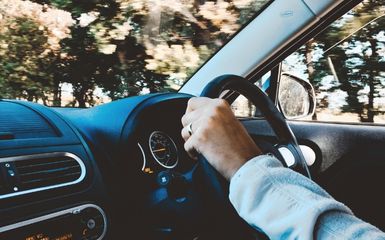 Navigating the Roads: The Benefits of Taking English-Language Driving Lessons in the Netherlands